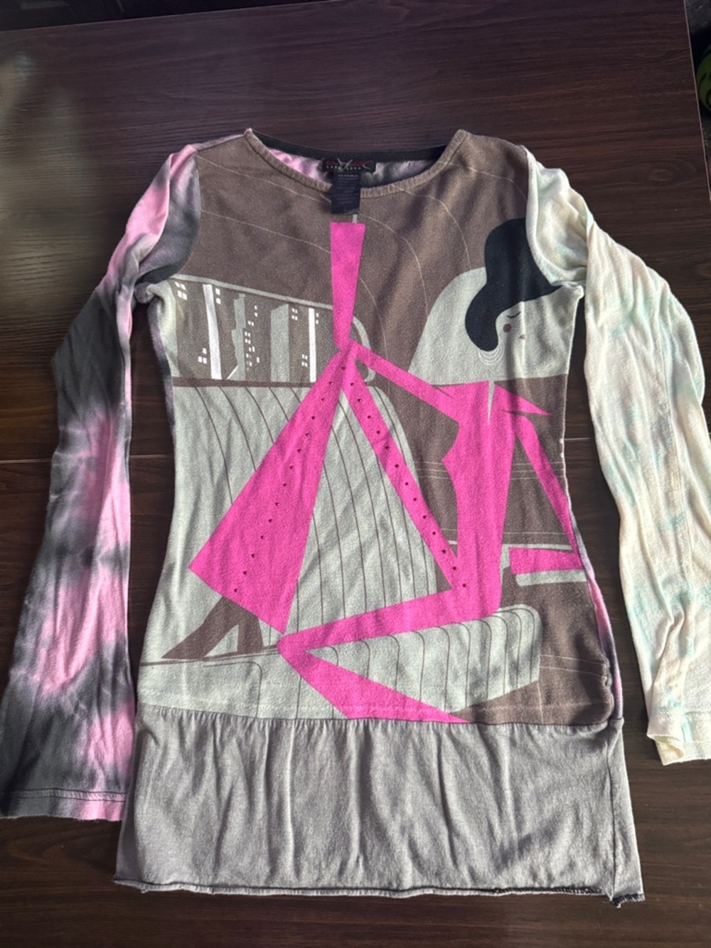 Custo Barcelona Long Sleeve Graphic Tee in Brown, Pink, Cream